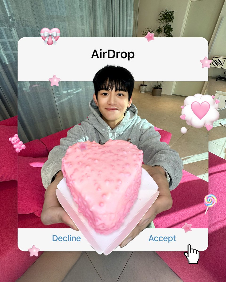 wyukheipics's tweet image. #LUCAS weverse update 🤍
💌 Sending love from Lucas 
“Instead of candy, Lucas… 🌹”