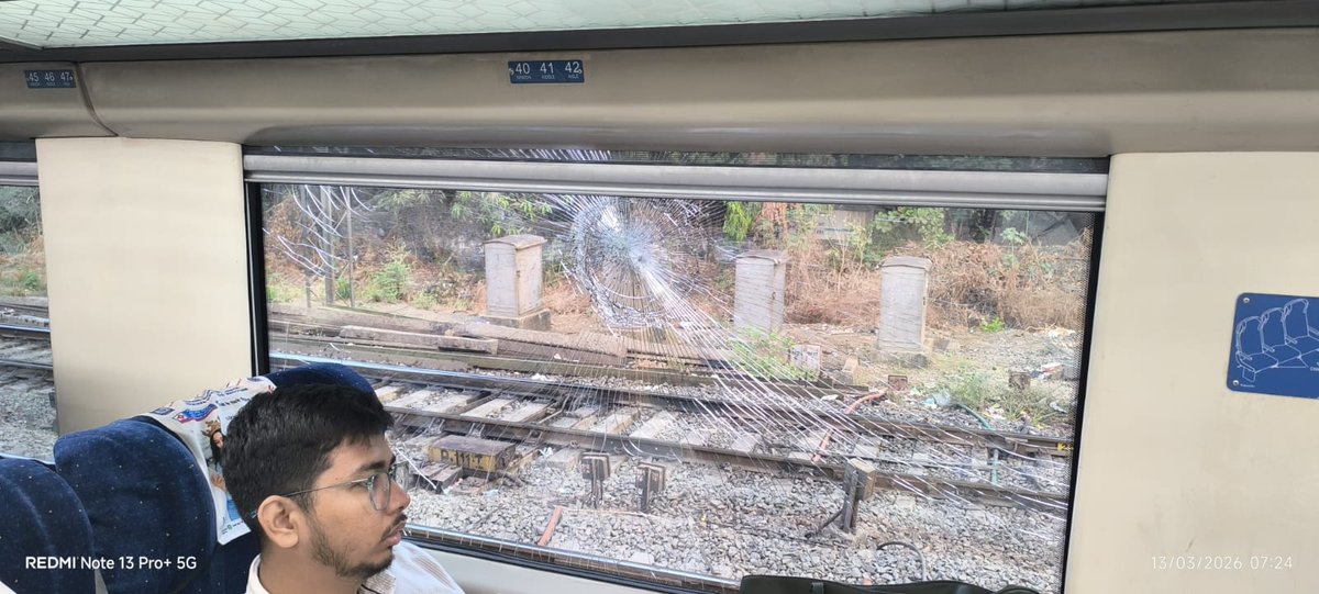 AditiChat17's tweet photo. He identified himself as Sunny alias Sunny Kaka Shahu Kamble (23), a resident of Pune. He confessed that after smoking marijuana (ganja), he picked up stones in an intoxicated state and threw them at the train coaches. https://t.co/JLcUPli39B