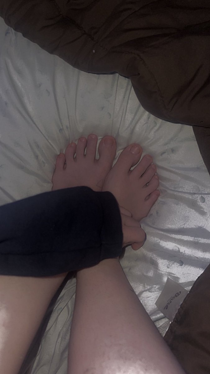 FeetPrxncess's tweet photo. Dm me for more baby. #feetfetısh #buyingcontent #soles #feetworshi̇p https://t.co/7d2HzKIQmz