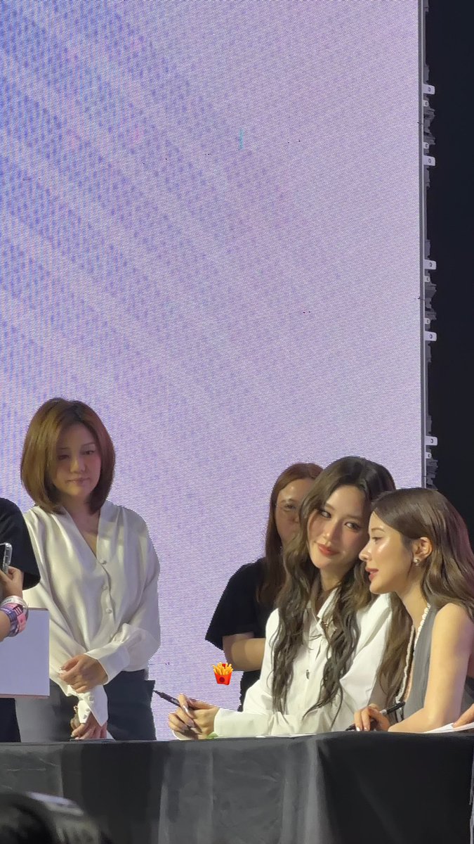 My babies are super pretty 😭 And hello sister yeh 5555 @Kaosupassara9 ...