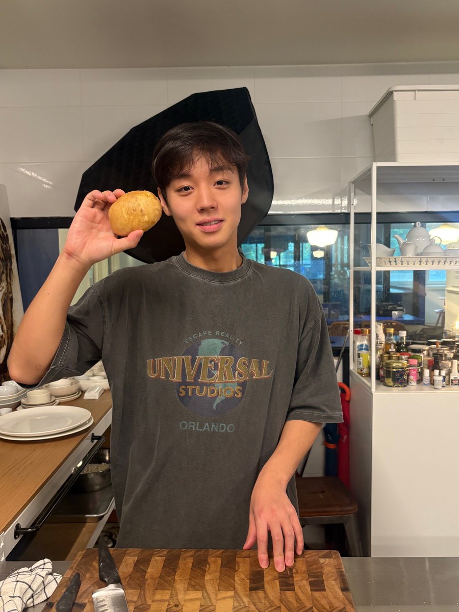 pjh_archive's tweet photo. 📸 park jihoon b-stage update 
#PARKJIHOON

💚💛💖
🍭
2026.03.14 https://t.co/9lcpDEsUxp