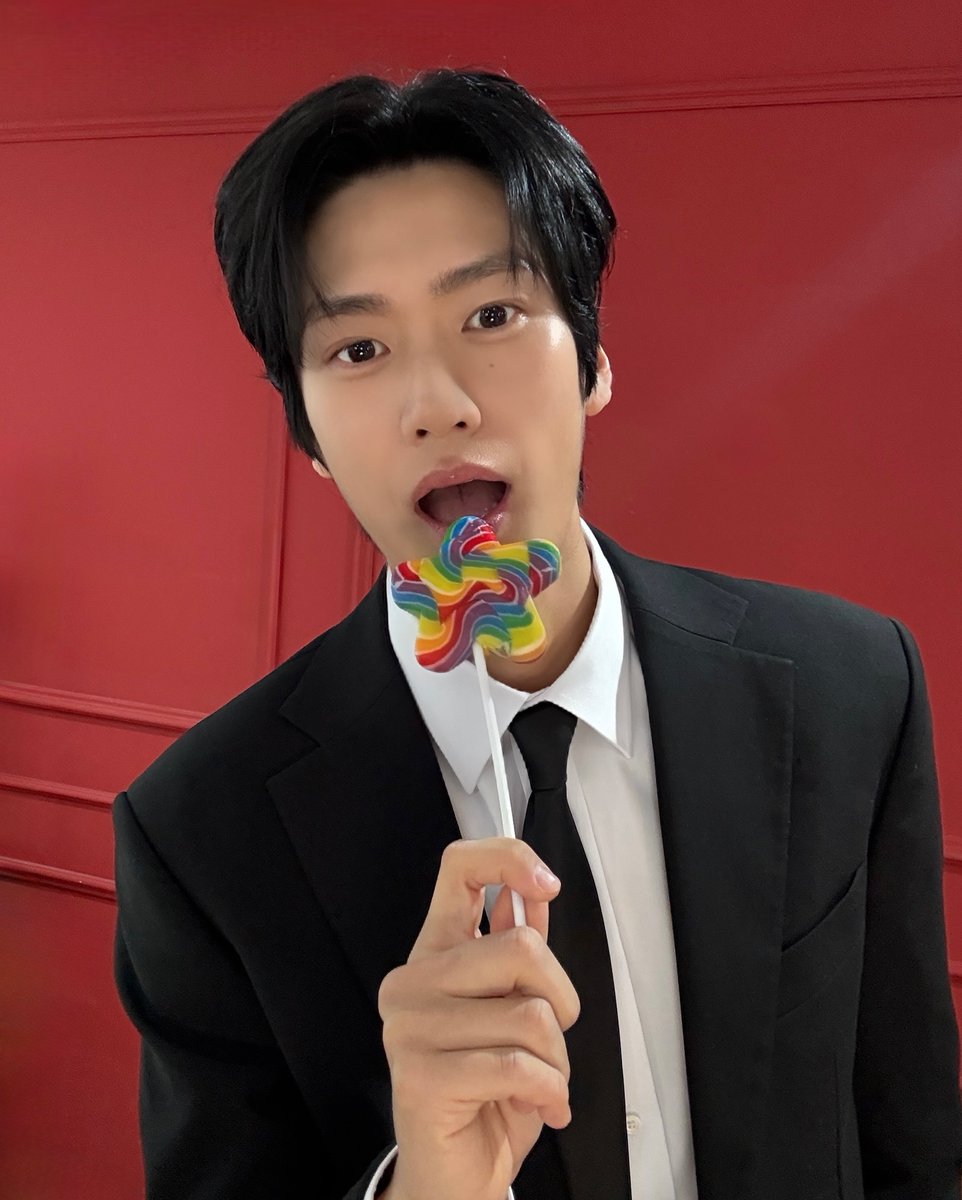 🍭 

instagram.com/p/DV2rnmekrzP/…