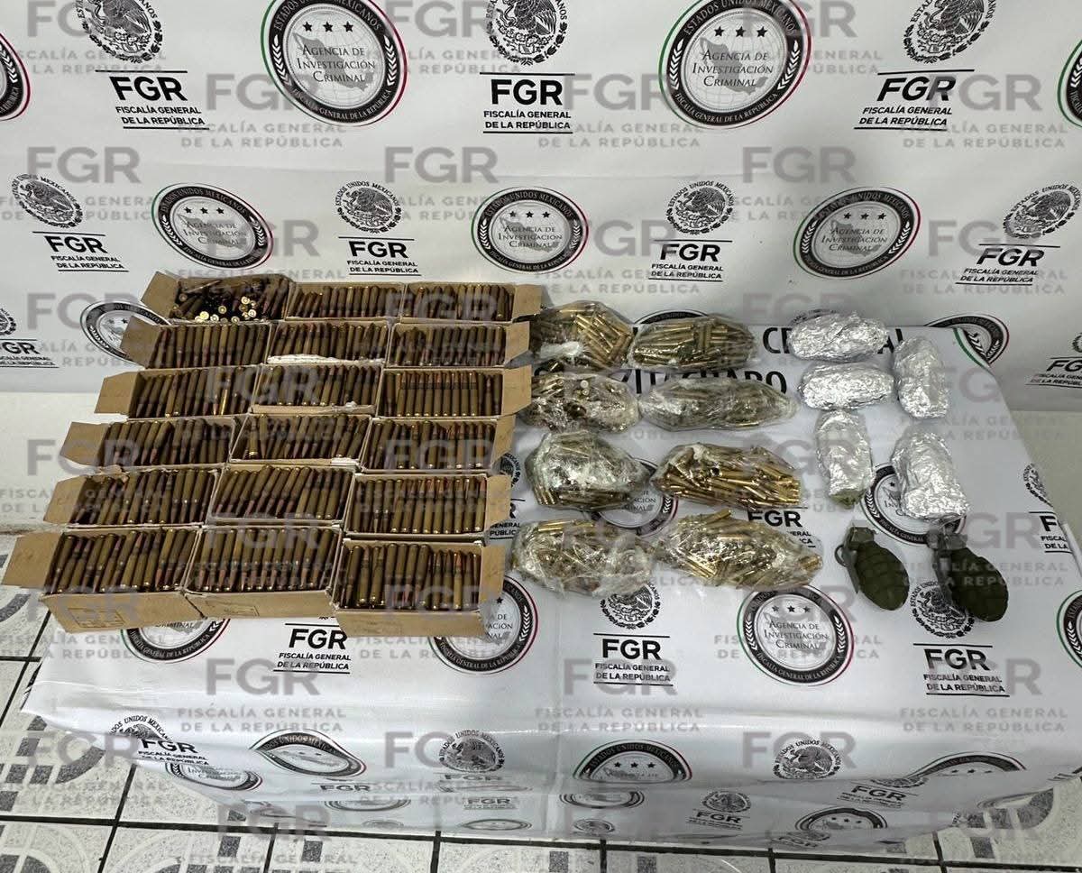 HRS4NTOS's tweet photo. #Contepec
FGR Y SSPC aseguran granadas de fragmentación y cartuchos en autobús de pasajeros
+La incautación en la caseta de cobro de Contepec. https://t.co/OqEqTcTfkd