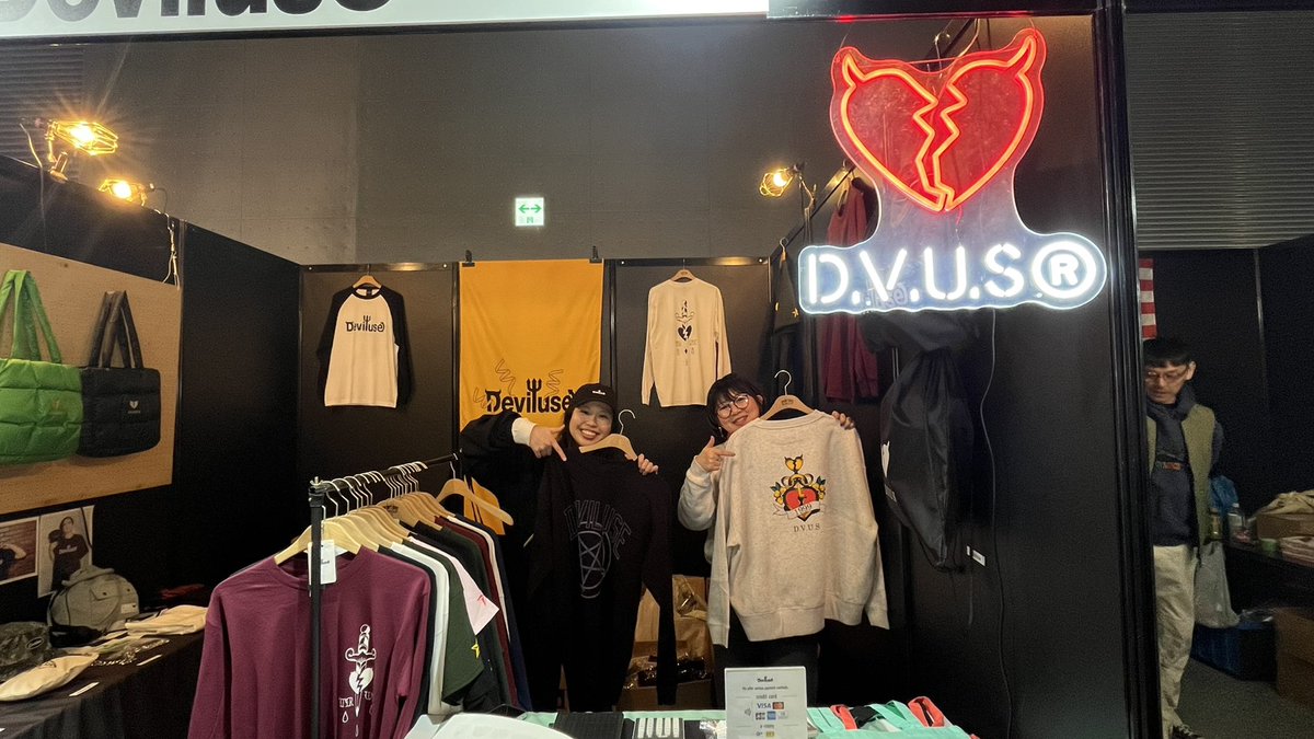 RUMBLE_JAG's tweet photo. 👕ストアエリア②👕

・Deviluse
・TGIF! THANK GOD, IT’S FES
・TOY MACHINE
・古着屋有色

Cホール内にて出店中🛒💨

ライブの合間にお立ち寄りください！

#ゴロゴロでギザギザ https://t.co/tTVUF7bXgA
