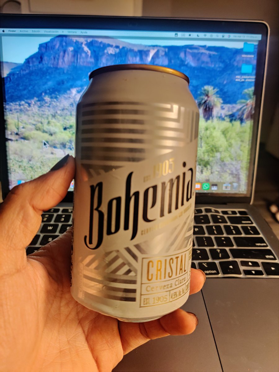 Yo no fumo,
Yo no bebo...
Pero hoy el clima estuvo GROSERO ...
Llegaron a la tiendita éstas güeras, y están muyyy ricas 🍻
salud...
#bohemiacristal