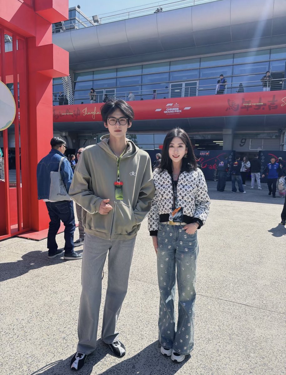 ชิลมากกกกกก ลุคบอยเฟรนสุดๆ ~

#周柯宇 #โจวเคออวี่ #ZhouKeyu #DanielZhou