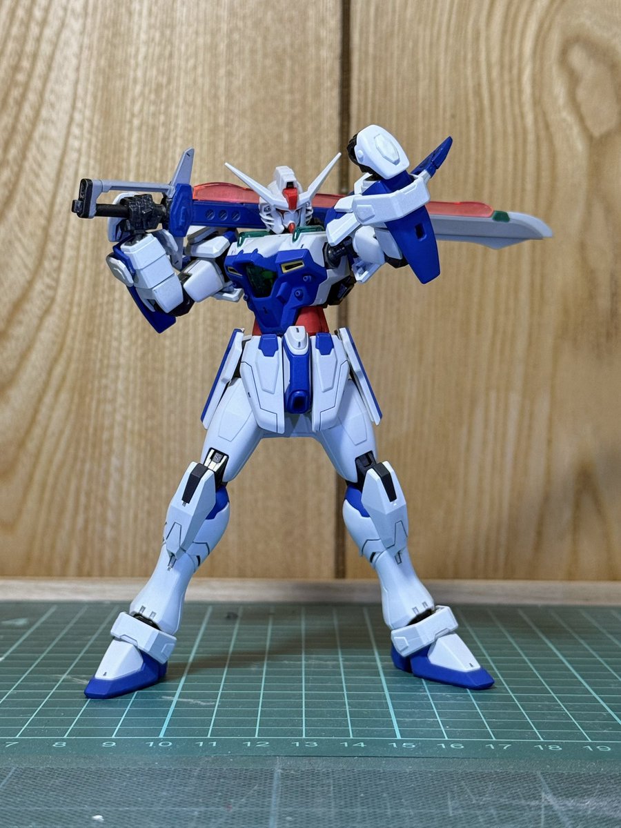 ガンダムアルテミス（初期型）、改良完了！

両肩をヘリオスの物をベースにして作り直しています。

実は、ガンブレモバイルはストーリーをほとんど進めずに、イベント周回ばかりやってたので、アルテミスはかなり長い間この形態でした……

#ガンプラ