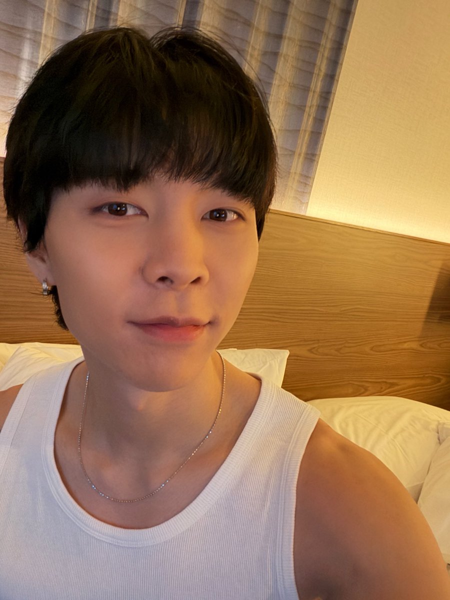 260314  - 🐱🫧💌

(satisfied smile)
and the actual games were really fun too i think it was one of the first times i’ve seen such a passionate game like that the players were amazing!
and after finishing everything up well, i came back to korea ㅎㅎ