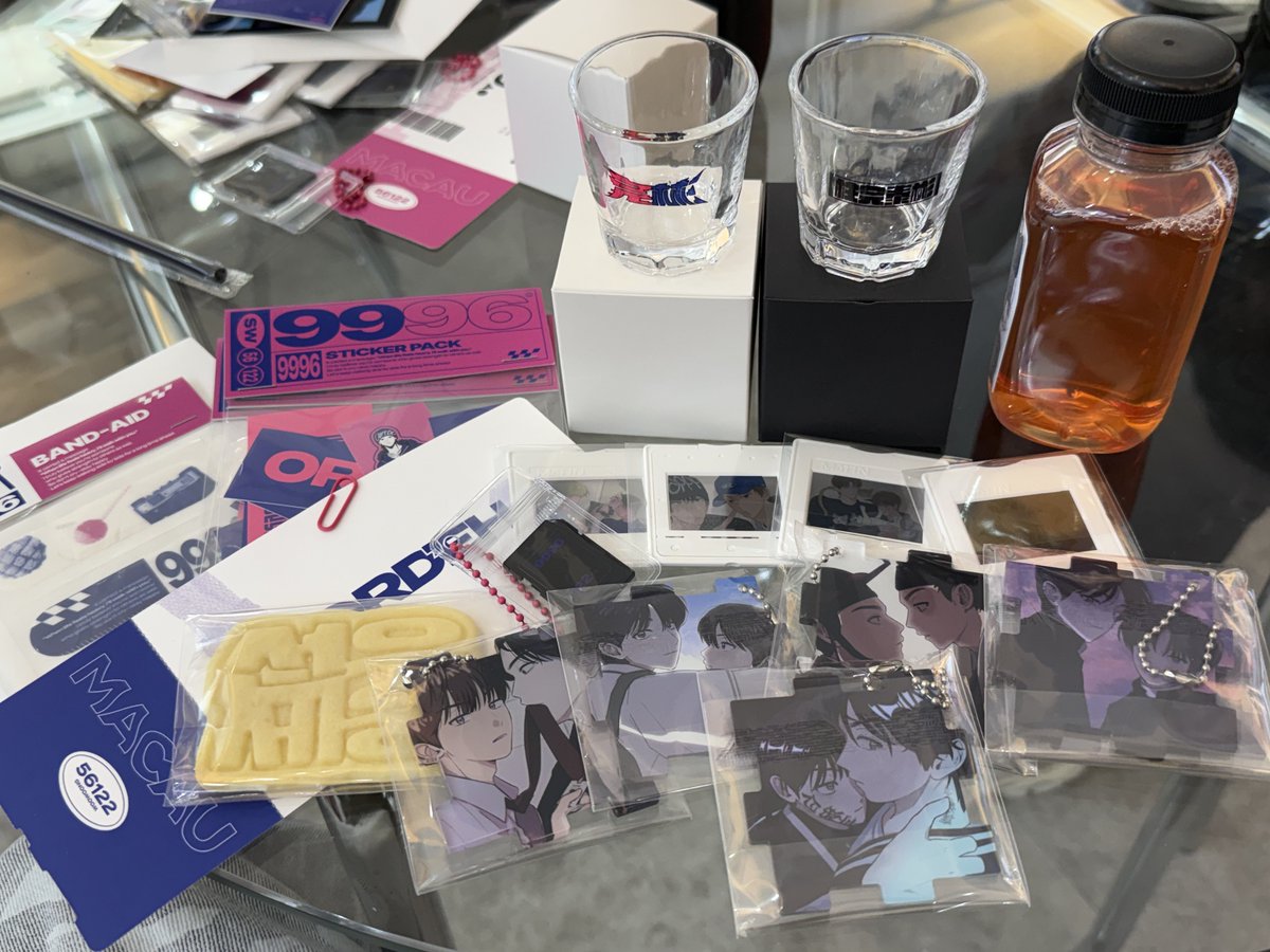 우웅카페✌🏻
새삼 우웅이 뭐가 참 많았다싶은😭
X룸은 꼭 확인해야만😭😭
원했던 소주잔이랑 키링 드볼완료✌🏻