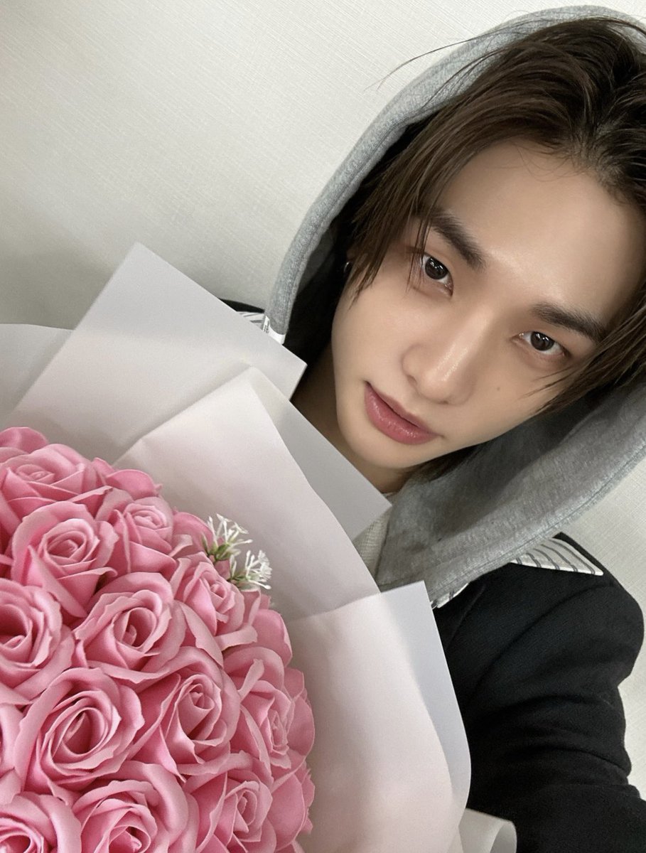hyunjin pics tweet media