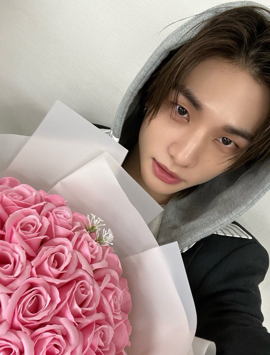 happy white day from stray kids 💐