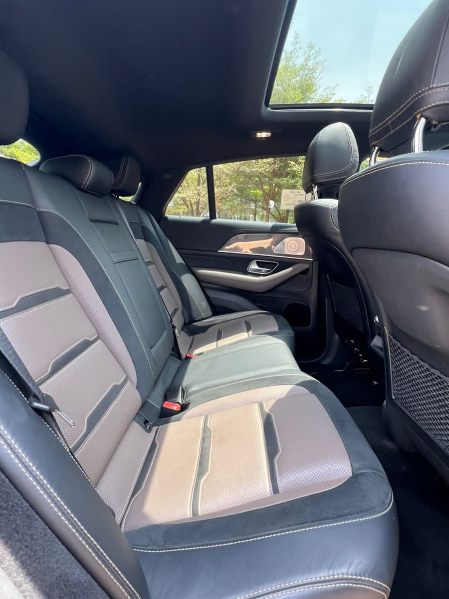 abujaautomobil's tweet photo. Foreign used 2021 GLE 53 ///AMG fullest option black on 2 tones
Brand:Mercedes Benz
Price:#170M💰
Custom Duty:✅
Nationwide Delivery:✔
Whatsapp/call:08075158161 

#abuja #twitter #fypviraltwitter #exploremore #lagos #lagosnigeria #abujatwittercommunity #nigeria https://t.co/1MPIPyaFbP