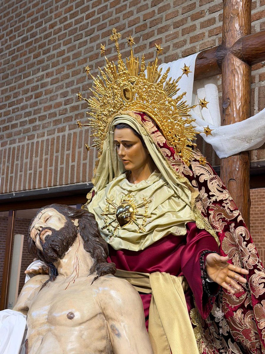 Angustias_Hdad's tweet photo. Nuestros Sagrados Titulares se encuentran situados en distintos altares para celebrar nuestros cultos cuaresmales.

Una celebración en un año singular, en el que festejamos el 25 Aniversario de la apertura de nuestra Casa de Acogida, https://t.co/NHBuQ0B282
