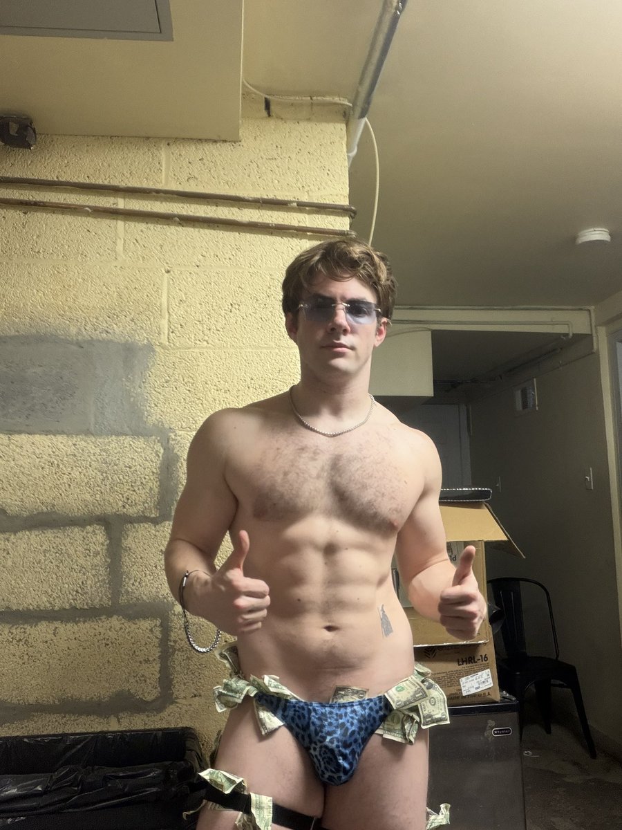 FlopTina tweet media