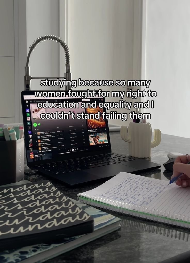 ~auline~ tweet media