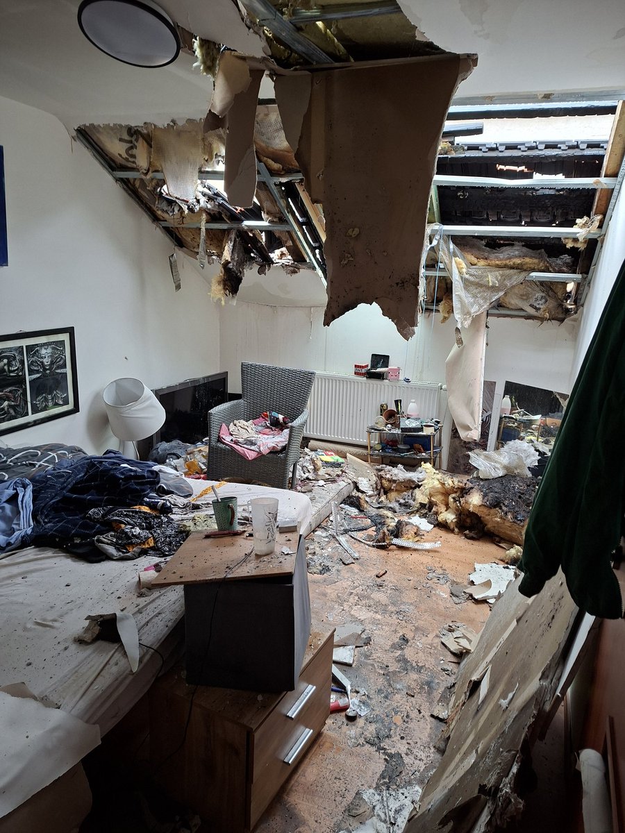 Někteří teď kupují postele, aby měli vůbec na čem spát, ale potřebují třeba i počítače, aby mohli pokračovat ve své živnosti. Číslo účtu Prahy 7 je 000123-2000870339/0800. Účet je transparentní, odkaz dávám do komentáře. 
V pondělí navrhnu zastupitelstvu, aby pomohlo také. Díky.