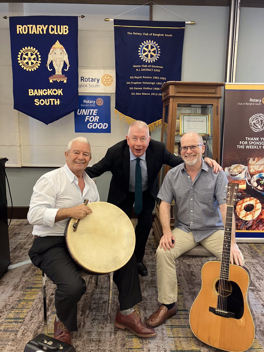 IEAmbThailand's tweet image. The #StPatricksDay festivities continued Friday with a very enjoyable get-together with the members of the South Bangkok #Rotary Club, for a talk about Ireland and some lovely  traditional  irish music.  Thanks to all, and Happy Paddy’s Day!