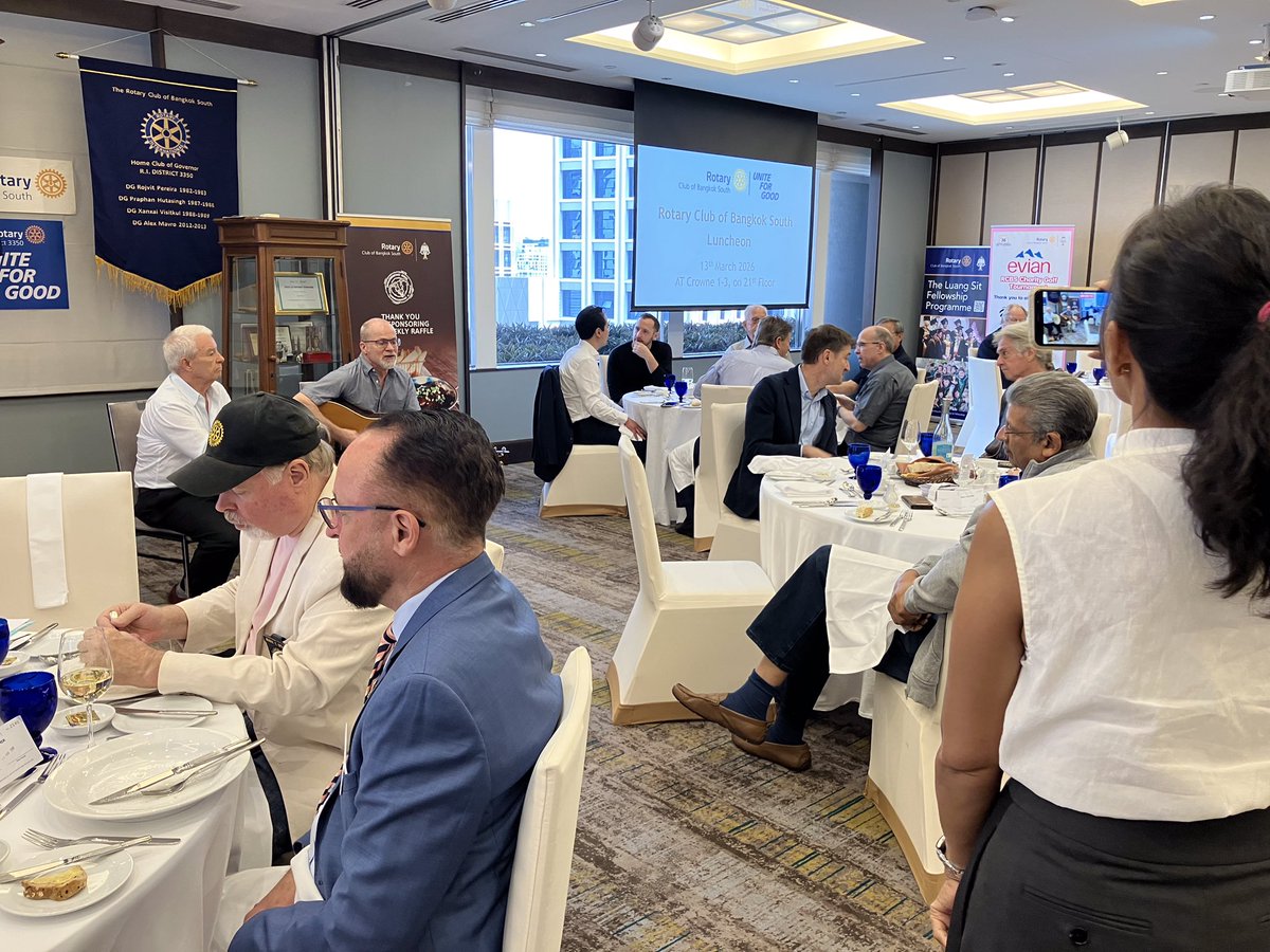 IEAmbThailand's tweet image. The #StPatricksDay festivities continued Friday with a very enjoyable get-together with the members of the South Bangkok #Rotary Club, for a talk about Ireland and some lovely  traditional  irish music.  Thanks to all, and Happy Paddy’s Day!