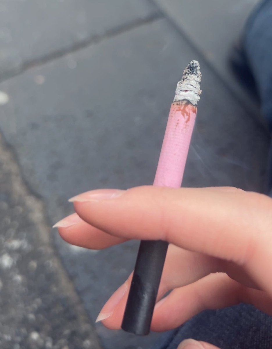 Xixi 。°(°¯᷄◠¯᷅°)°。 tweet media