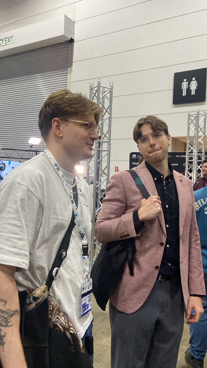 pixel 🦇 tweet media