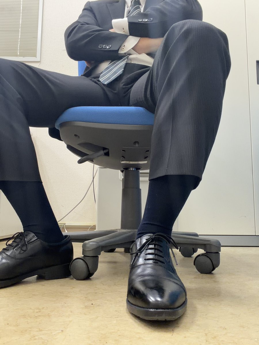 スーツリーマン tweet media