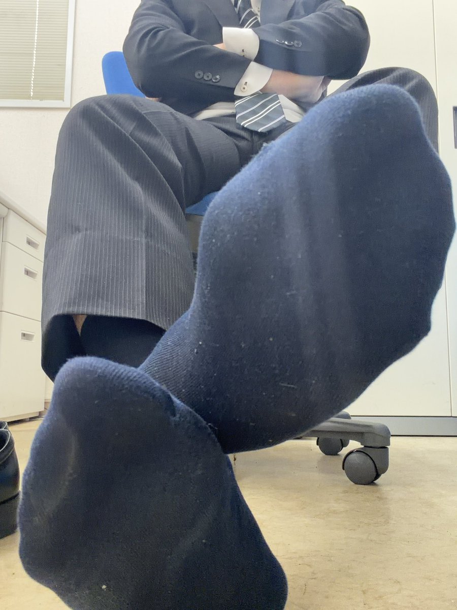 スーツリーマン tweet media