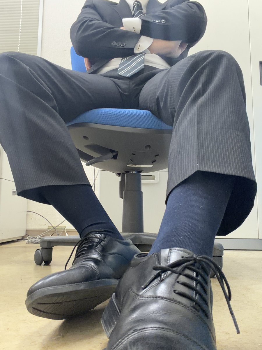 スーツリーマン tweet media