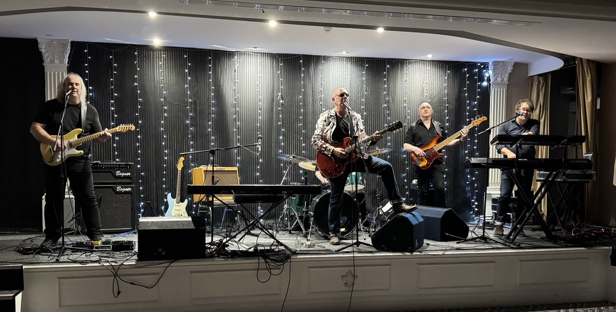 Robert Lloyd tweet media