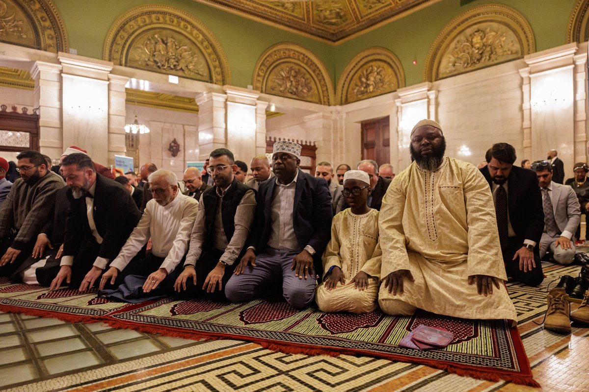 Mayor Brandon Johnson tweet media