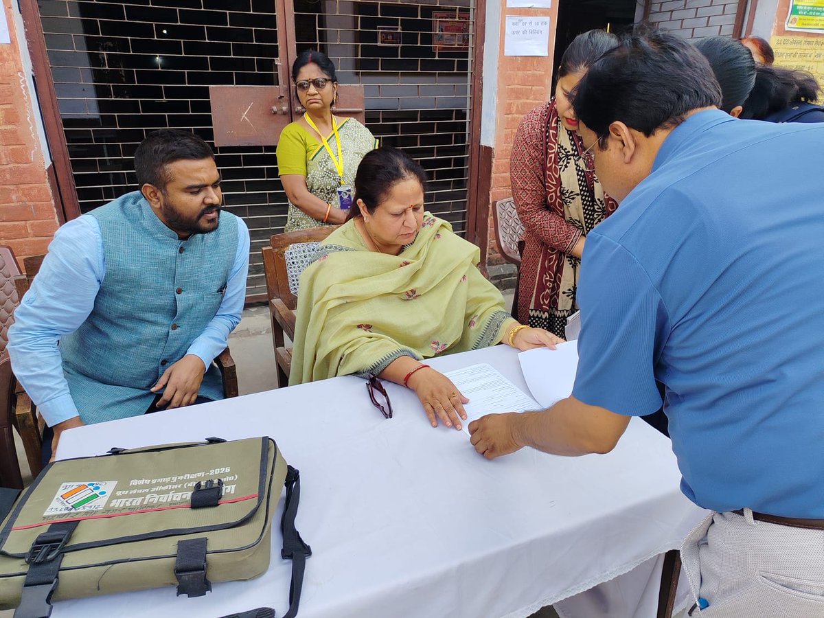 Commissioner Aligarh tweet media