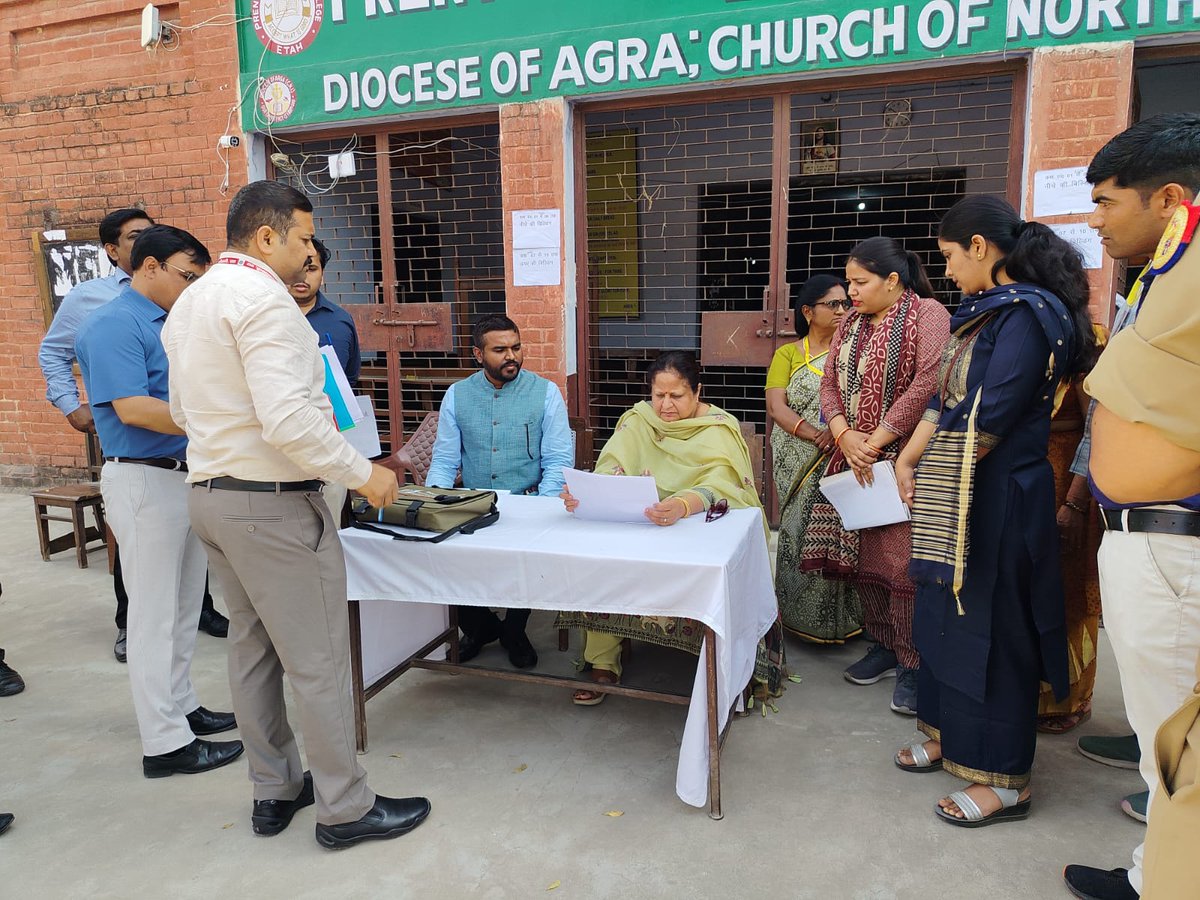 Commissioner Aligarh tweet media