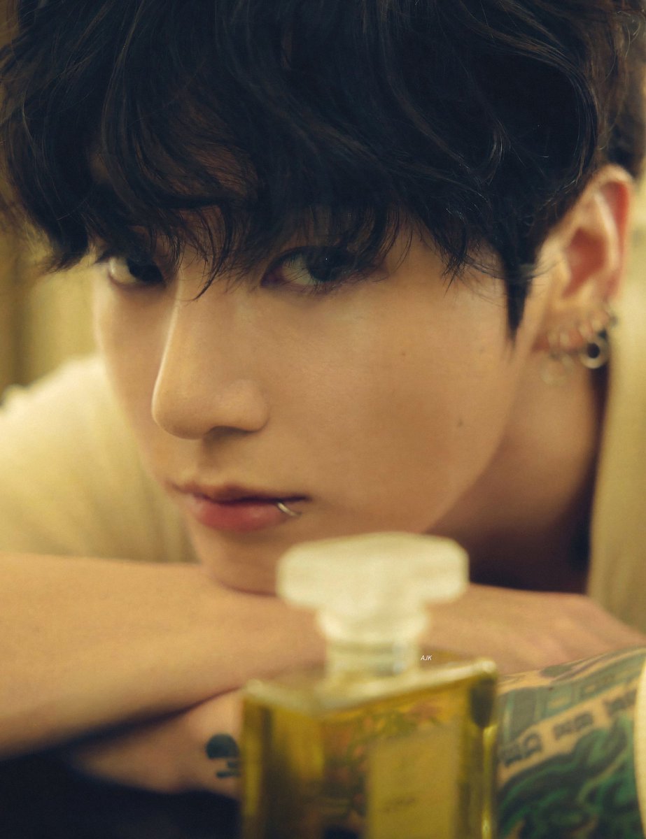 ¹⁰JJkasia⁷ᵇʸʲᵏ³ᴰ GOLDEN 🐰😗 STUNNER 💜 ARIRANG ⁷ tweet media