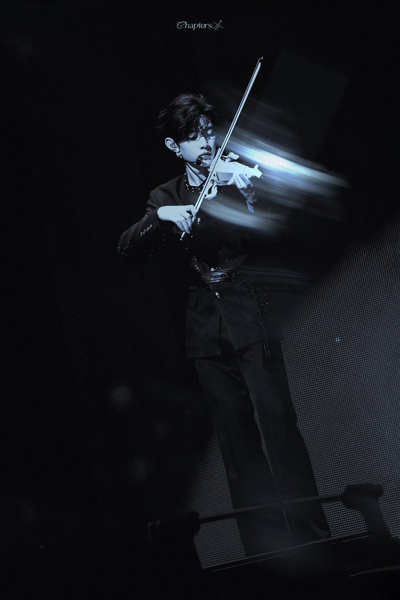 Chapters_Hao725's tweet photo. 𝗛𝗘𝗥𝗘&amp;𝗡𝗢𝗪 ENCORE IN SEOUL 

🎻

♫⋆ 𝄞 ────  𝐂𝐡.𝟏𝟏𝟏 ───── ｡♪

#ZHANGHAO #장하오 #章昊 #ジャンハオ
#ZEROBASEONE #ZB1 #제로베이스원 https://t.co/4AAotTD59E