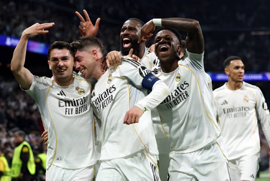 the_marcoliboy's tweet photo. The biggest club in the world plays football today, no true Madridista skips without Iiking this 🤍 https://t.co/QxvJ6Q0128
