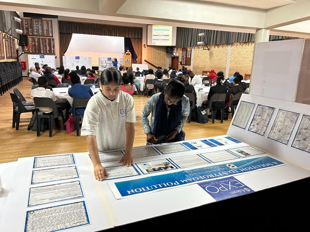 Exposcience's tweet image. No District Expo, no Regional Expo! 
District participation is compulsory. Teachers and learners are encouraged to attend a workshop to prepare effectively. Workshop details: tinyurl.com/yuchfwus

#DiscoverEskomExpo #STEMForAll #ScienceLearning #SchoolExpos #Workshops #STEM