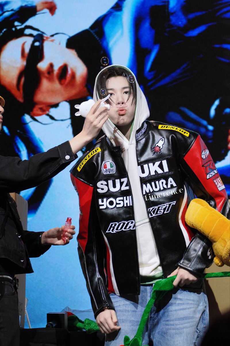 [📸] 260314 — #LOUIS EllieKpop Fansign Event GUYS GIMANA KALAU KITA ...