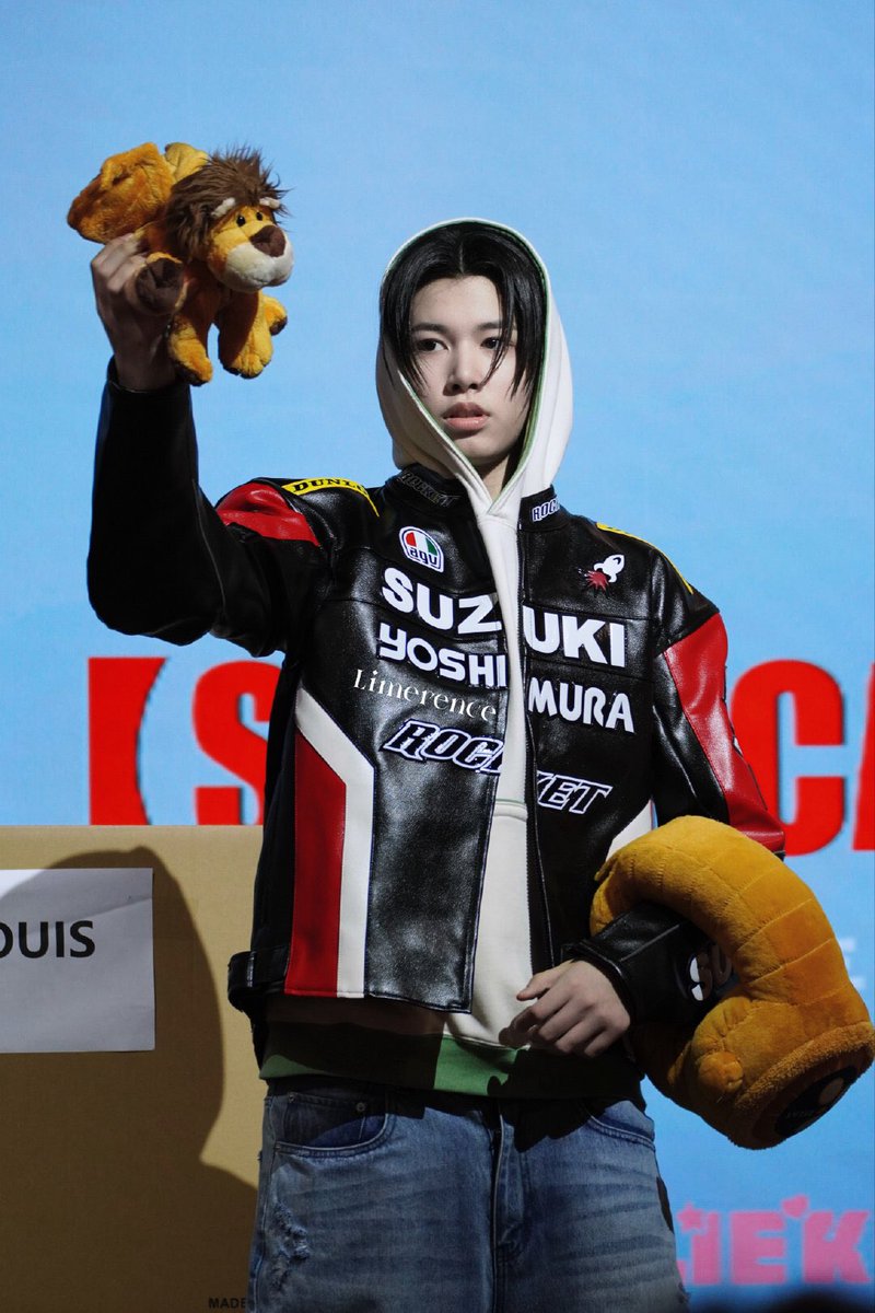 [📸] 260314 — #LOUIS EllieKpop Fansign Event GUYS GIMANA KALAU KITA ...