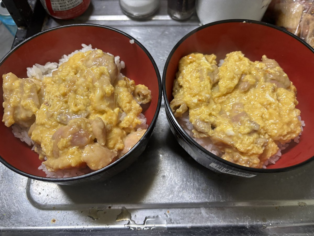 straycat1900's tweet photo. 今日はチーズ親子丼 https://t.co/Wx4mF7ew30