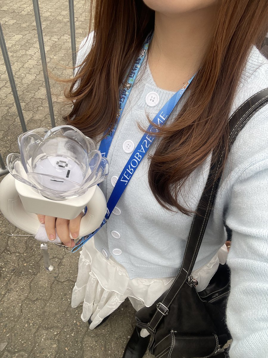 veapril98's tweet photo. FINALLY GOT THE TICKET😭💙 SEE U MY JEBEWONNNN https://t.co/CQoLbbnioT