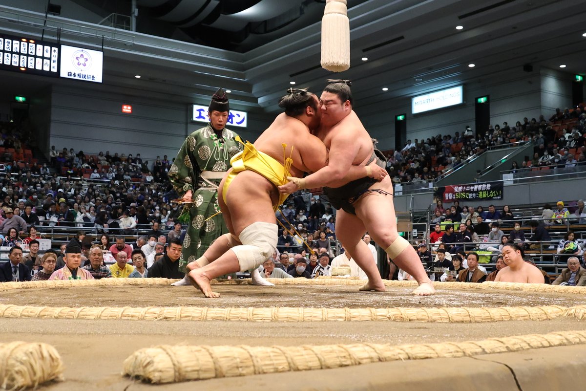sumokyokai's tweet photo. ＜七日目の様子＞
十両取組
大花竜（4勝）寄り倒し 島津海（2勝5敗）

#sumo #相撲 #三月場所 https://t.co/XkUzEGHGQc