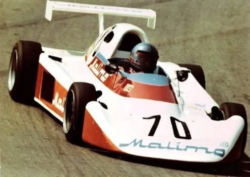 DDR_Reklame's tweet photo. Helga Heinrich-Steudel war einmalig im #Motorsport der #DDR. Nachdem sie 10 Jahre mit dem Motorrad erfolgreich war, startet sie ab 1970 mit einem #Melkus #RS1000 bei Autorennen. Hier wurde #Malimo-Strickmoden ihr #Sponsor, der die damals hohe Summe von 11 000 Mark beisteuerte. https://t.co/Zbw99hzZhK