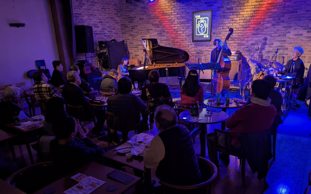 高木里代子 tweet media