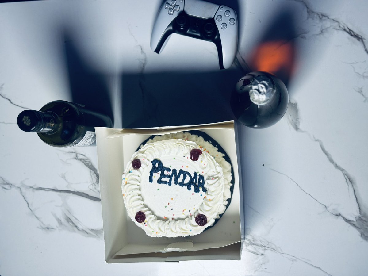 Pendar Emmanuel tweet media