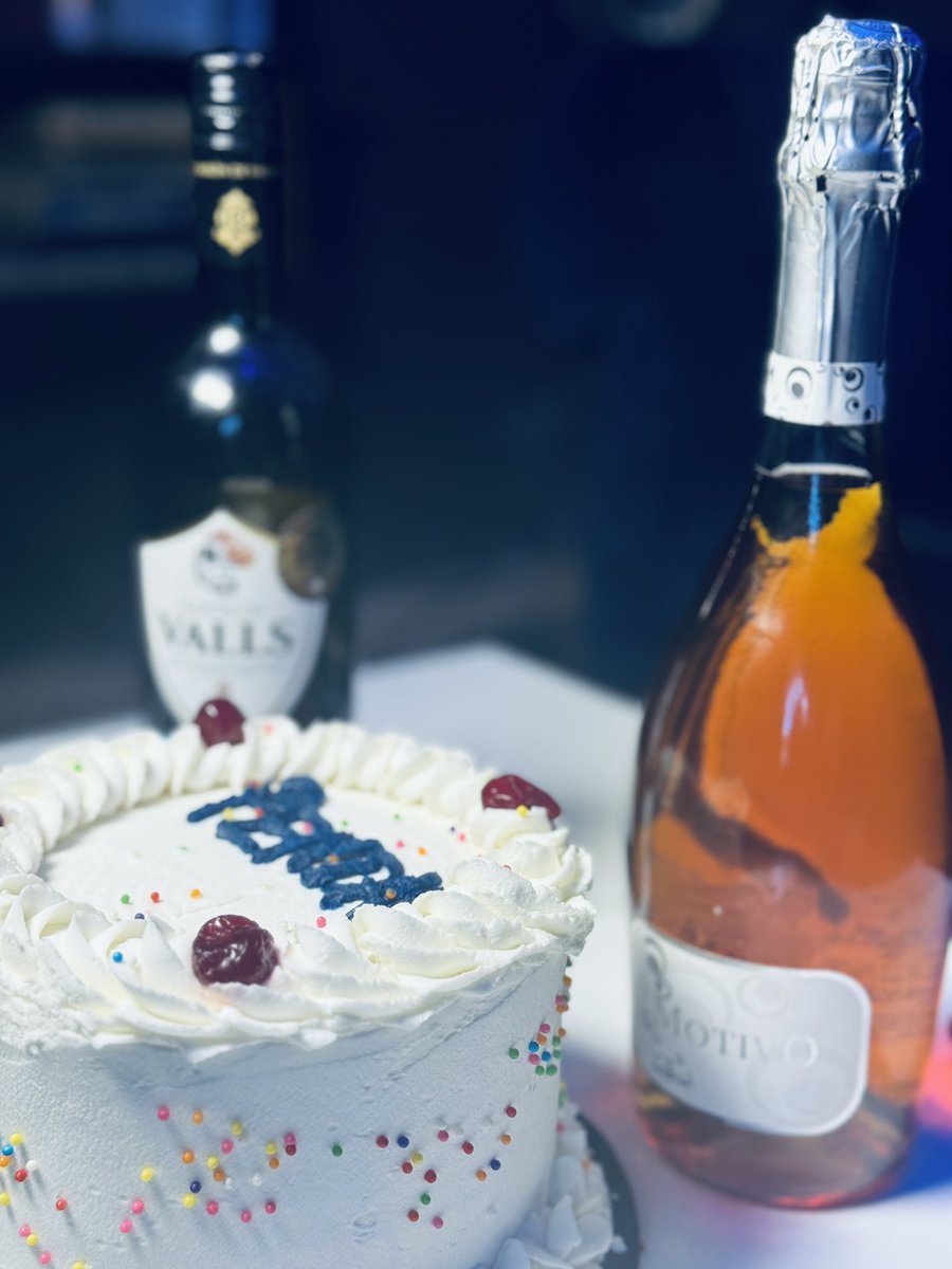 Pendar Emmanuel tweet media