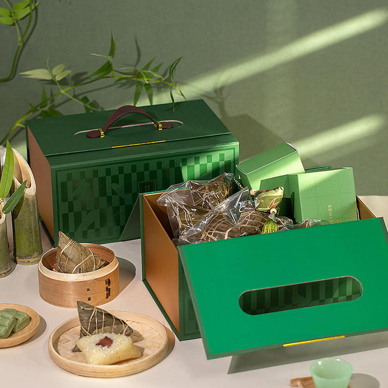 jialanpackage's tweet image. 💥This Dragon Boat Festival, let Jialan Package help your brand lead the market with this luxurious, foldable gift box brimming with the spirit of "Zongzi" (sticky rice dumplings).
🌐Official website：good-package.com
#luxurygiftboxes #holidaygiftbox #collapsiblebox