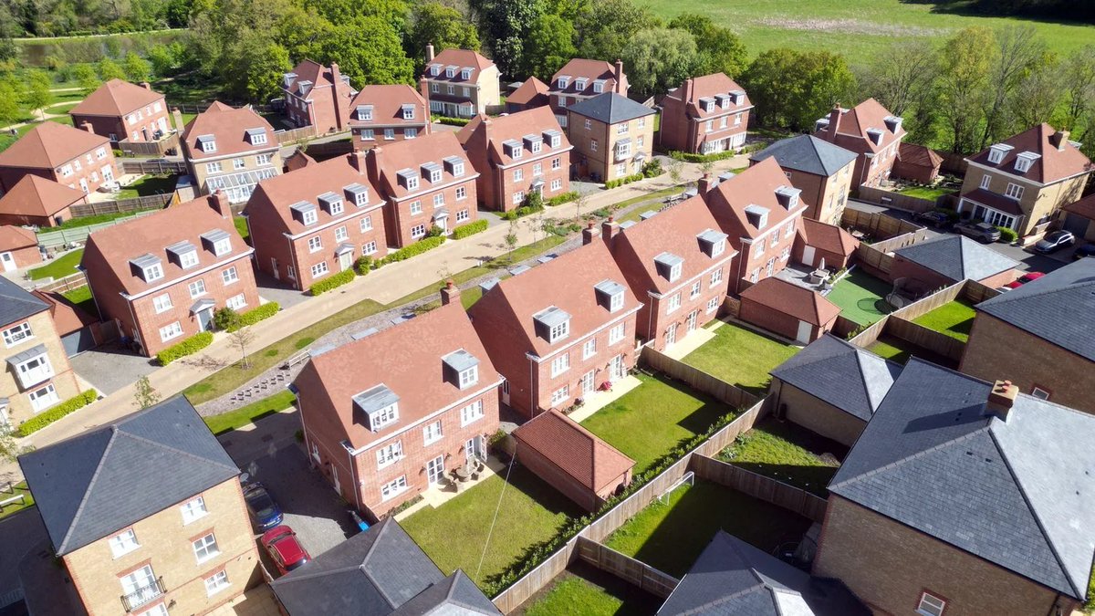 Benonwine tweet media