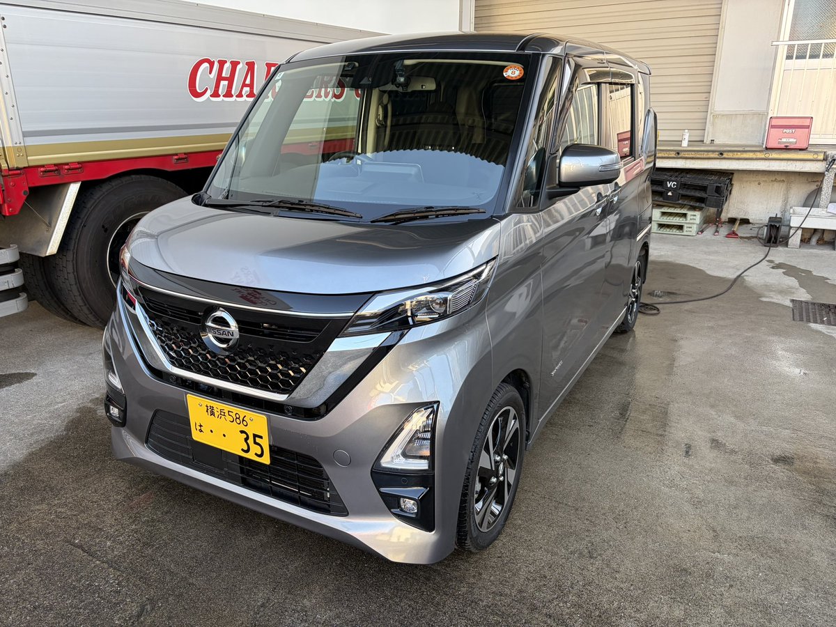 monputi1's tweet photo. とりま、車に祝ってもろたのでお返しに洗車したったよ https://t.co/pnTklA70Qa