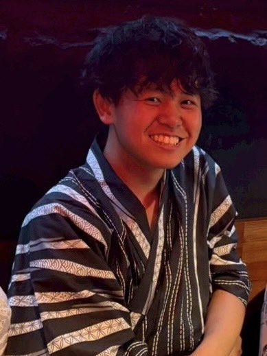 advantage_tt's tweet photo. 2年　じゅんいちろう（経営）

名古屋から上京してきたじゅんちゃん‼️
ヘアセットの達人で髪が乱れている姿は見たことがない👦⭐️普段は大人しいが、喋るとすごく早口でなんか可愛い🐶テニスも一生懸命で、自分のミスを悔しがってる姿もなんか可愛い🐶きっといい先輩になりそうで可愛い🐶

 #春から上智 https://t.co/39EKSUF1BB