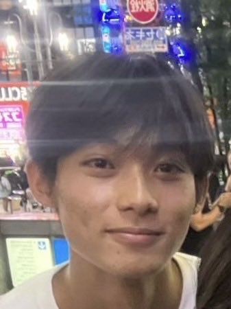 advantage_tt's tweet photo. 2年　たくみ（経済）

高身長塩顔代表のたくみ👶🏻
彼もまた、某コーヒー店の店員さんです☕️
身長を活かしたサーブやネットプレーが上手く、試合中の彼の姿はまさにテニスの王子様⁉︎✨しかし話せば途端に子供っぽさが。そこが彼のギャップだと言う噂があったりなかったりなかったり…🤔

#春から上智 https://t.co/1frIHu3vhT