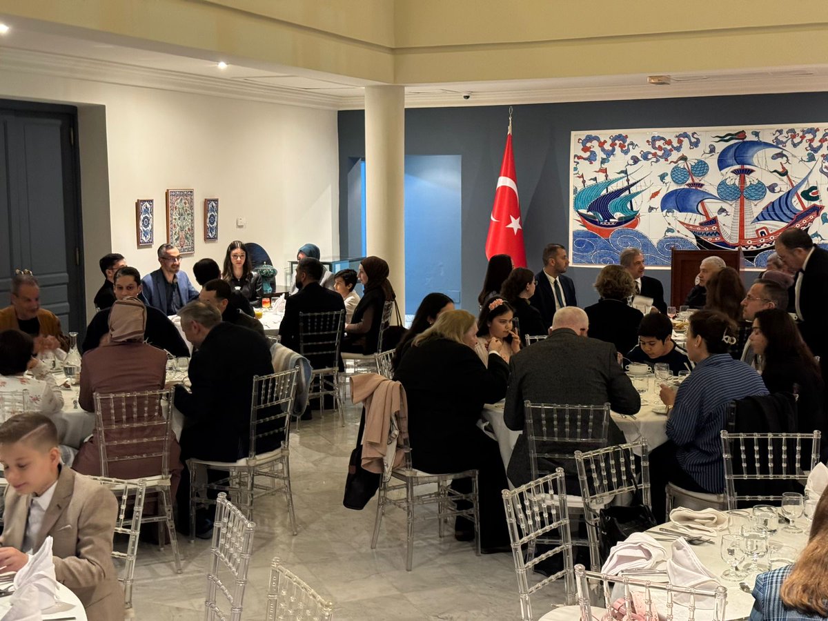 Emirgan Sütiş tweet media